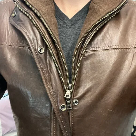 Danier Genuine Leather (Brown) Jacket (with detachable vest lining) *Vintage* - Picture 9 of 14